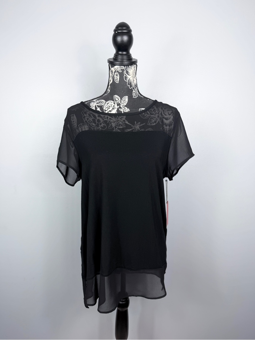 NWT Vince Camuto black mesh neckline hem short sleeve top size medium